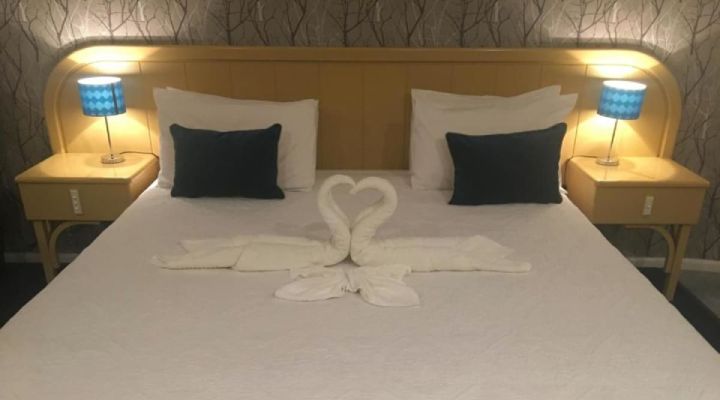 choose from continental and cooked breakfast