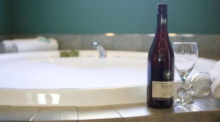 large studio with extra single bed